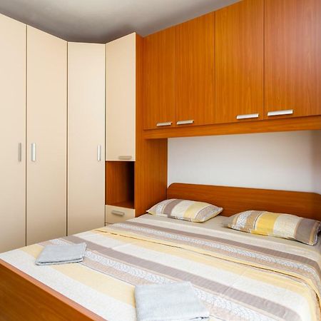 Holiday House Snjezana Krk Town Dış mekan fotoğraf