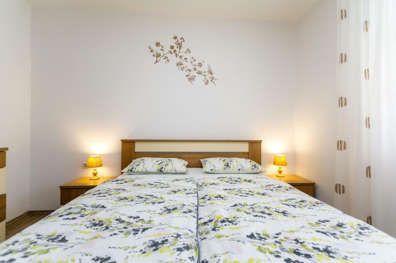 Holiday House Snjezana Krk Town Dış mekan fotoğraf