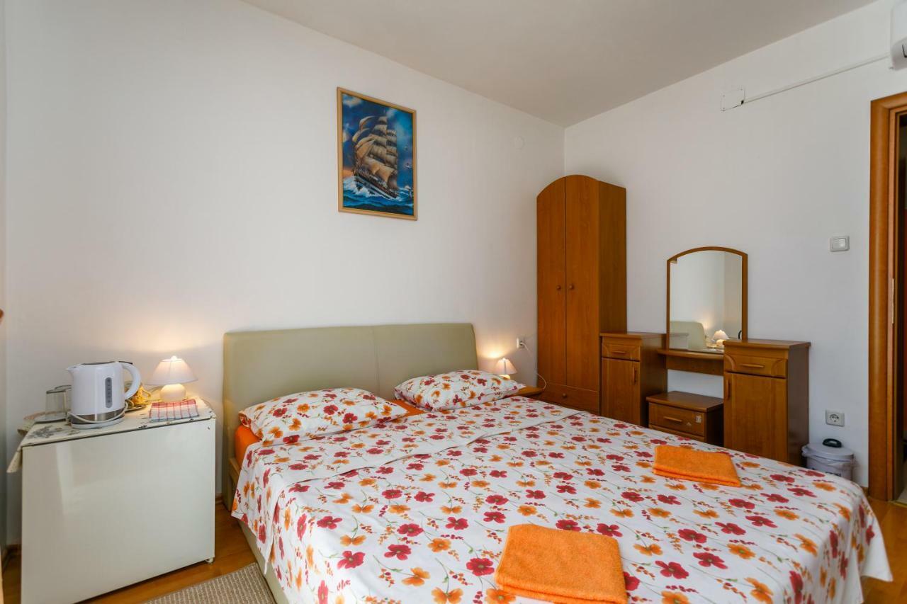 Holiday House Snjezana Krk Town Dış mekan fotoğraf